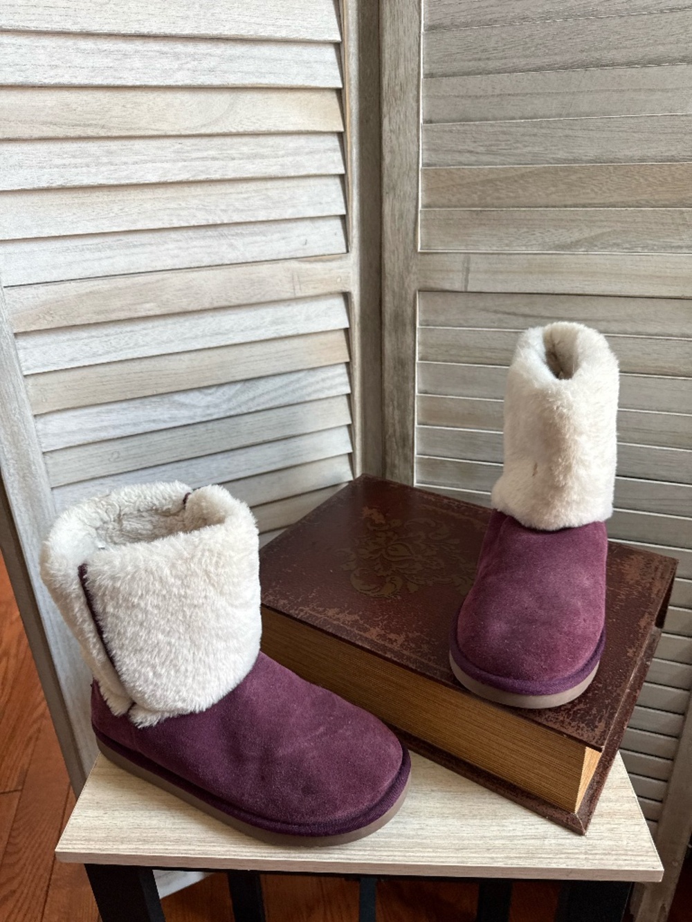 Koolaburra by UGG Girl's Aubrei Short Plum Sz 4 Big Kid (Fits Sz 5/6 Women's)
